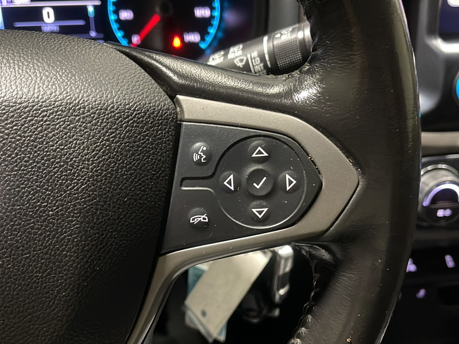 Used 2017 Chevrolet Colorado Z71 AWD/4WD image 7