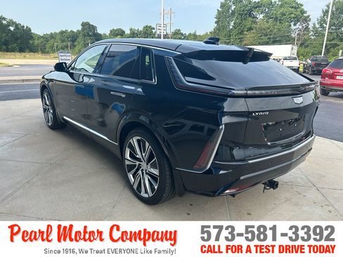 Used 2024 Cadillac Lyriq Luxury w/ Nappa Leather Package AWD/4WD image 6