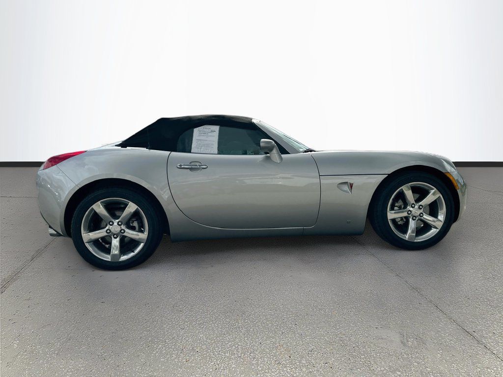 Used 2007 Pontiac Solstice Convertible w/ Premium Package RWD image 8