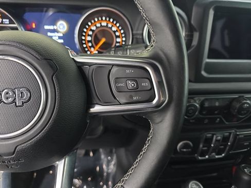 Used 2018 Jeep Wrangler Unlimited Sahara w/ LED Lighting Group AWD/4WD image 18