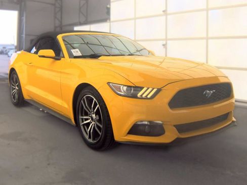 Used 2015 Ford Mustang Premium RWD image 3