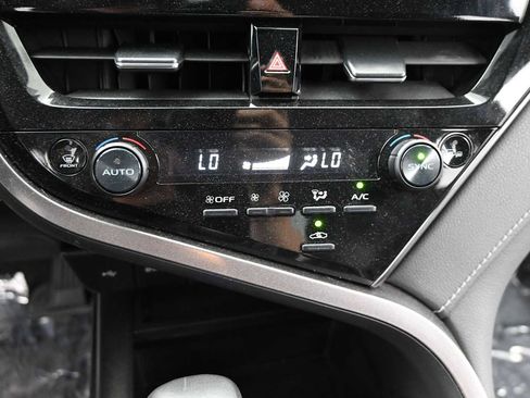 Used 2024 Toyota Camry SE FWD image 19