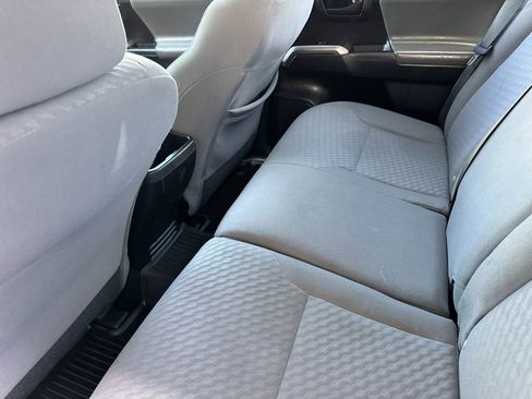 Used 2020 Toyota Tacoma SR5 RWD image 11