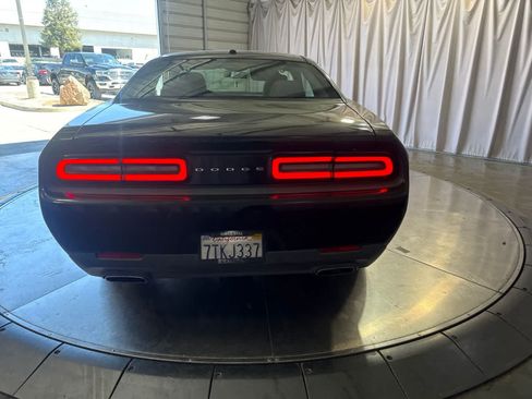 Used 2015 Dodge Challenger SXT RWD image 6