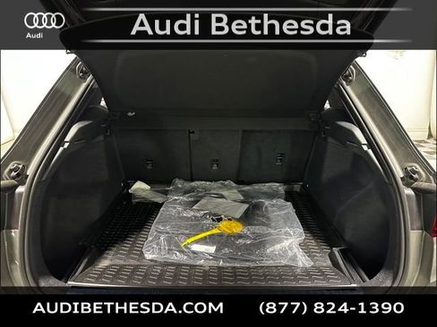Certified 2025 Audi Q3 2.0T Premium w/ Convenience Package AWD/4WD image 9
