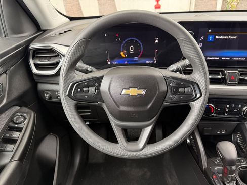 Used 2025 Chevrolet TrailBlazer LT image 25