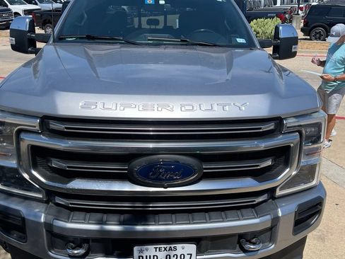 Used 2022 Ford F250 Platinum w/ FX4 Off-Road Package AWD/4WD image 7