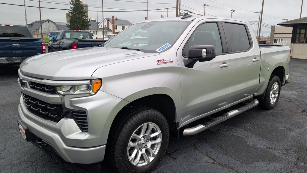 Used 2022 Chevrolet Silverado 1500 RST AWD/4WD image 2