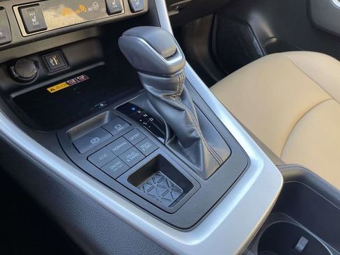 Used 2023 Toyota RAV4 XLE Premium image 32