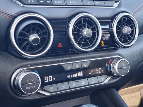 Used 2023 Nissan Sentra SR w/ SR Premium Package image 31