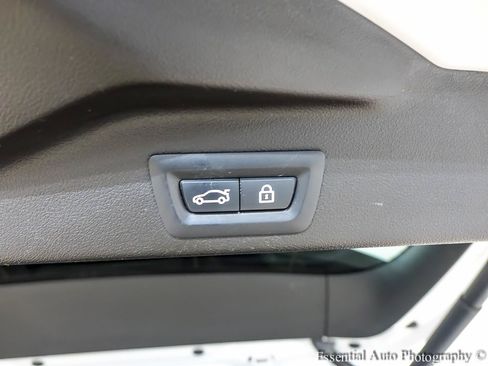 Used 2019 BMW X5 xDrive40i w/ M Sport Package AWD/4WD image 32