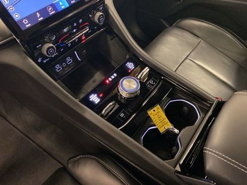 Used 2022 Jeep Grand Cherokee L Overland w/ Luxury Tech Group IV image 16