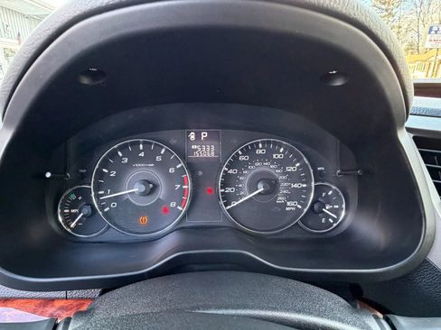 Used 2011 Subaru Outback 3.6R Limited w/ PWR Moonroof Pkg image 11