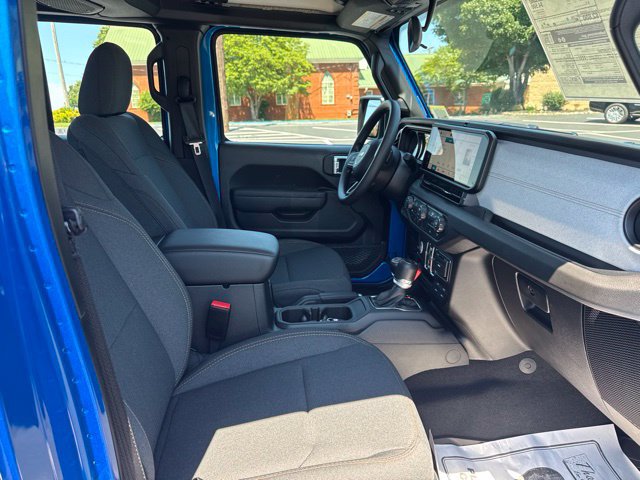 New 2026 Jeep Gladiator Sport AWD/4WD image 10