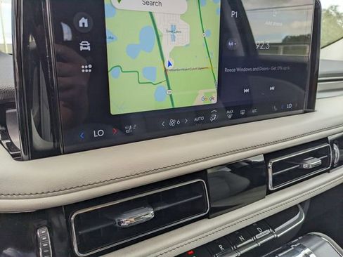 Used 2025 Lincoln Aviator AWD image 28