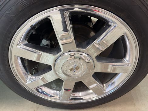 Used 2010 Cadillac Escalade Luxury AWD/4WD image 35