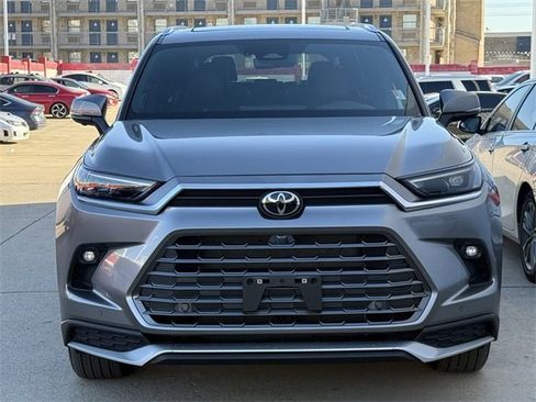 Used 2025 Toyota Grand Highlander AWD Hybrid image 8