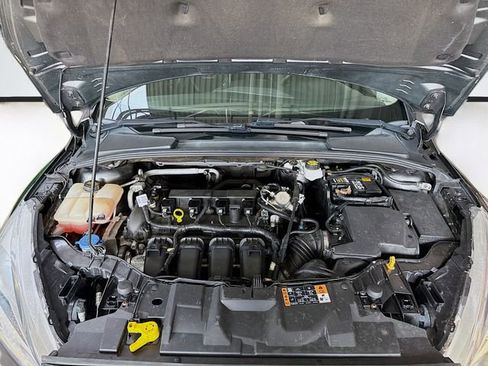 Used 2017 Ford Focus Titanium w/ Titanium Technology Package image 31