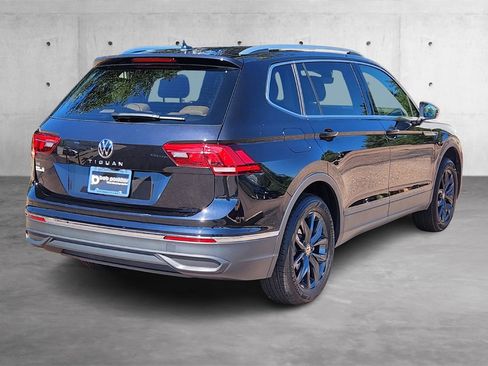 Used 2024 Volkswagen Tiguan SE image 28