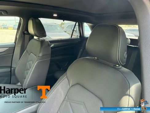 Used 2024 Volkswagen Atlas Cross Sport SE AWD/4WD image 12