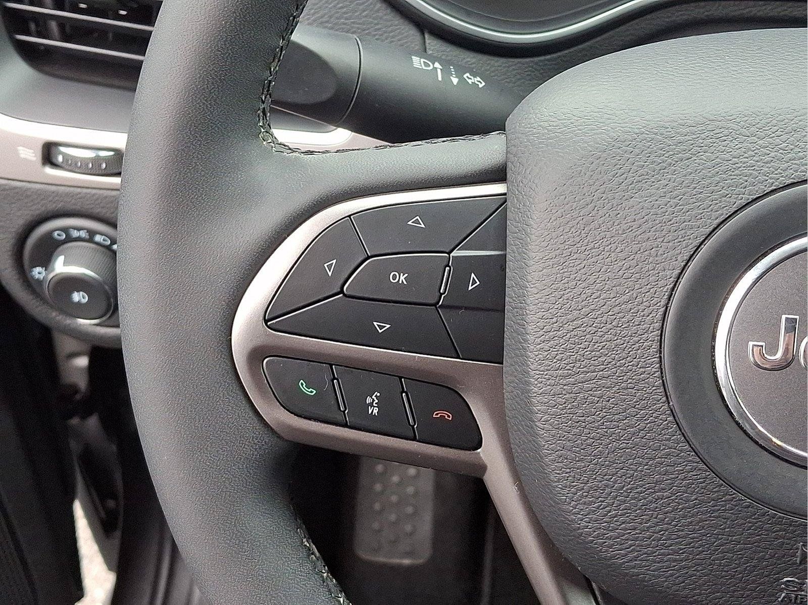 Used 2021 Jeep Cherokee Latitude Lux AWD/4WD image 19