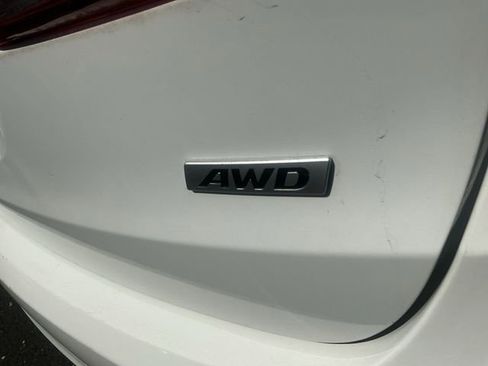Used 2017 Hyundai Santa Fe SE AWD/4WD image 27