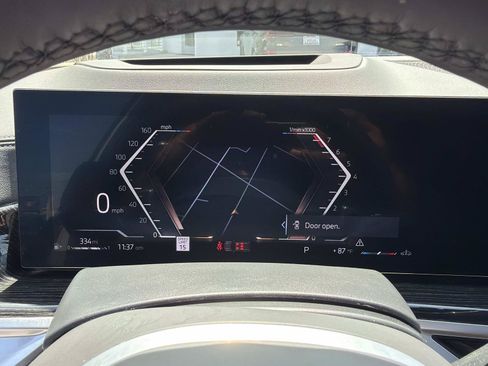 Certified 2026 BMW X7 xDrive40i w/ M Sport Package AWD/4WD image 22