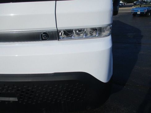 Used 2024 Chevrolet Brightdrop 600 w/ Battery Pack, Max Range AWD/4WD image 9