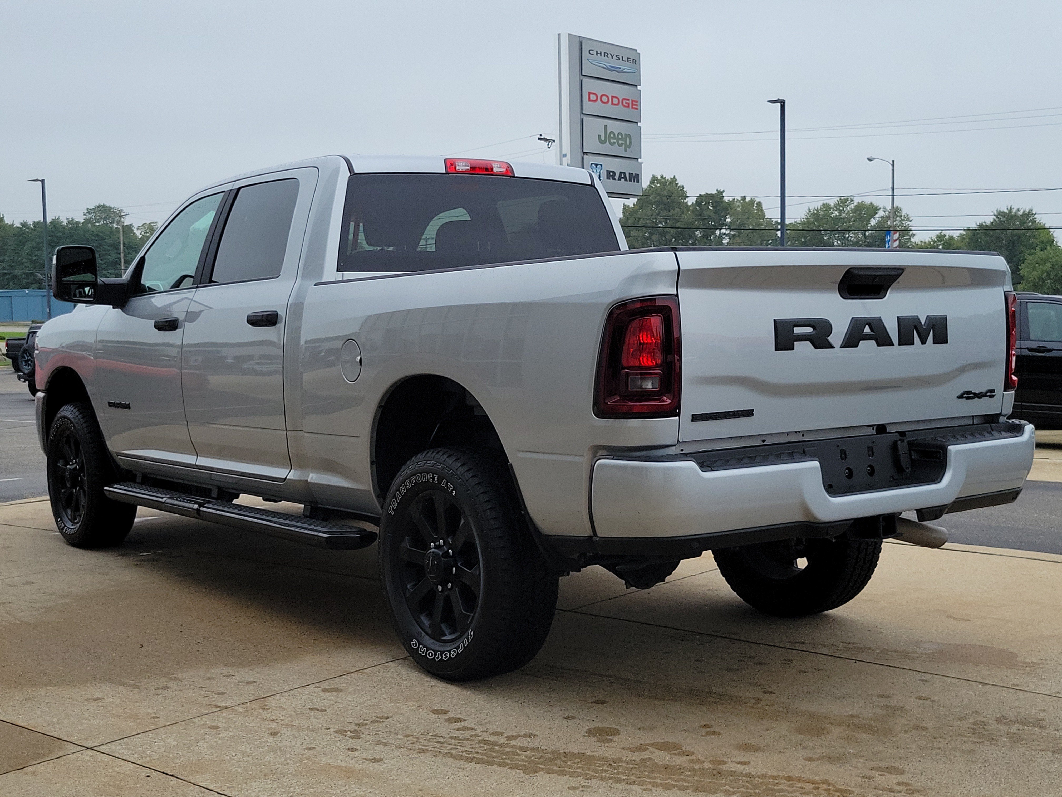 Used 2026 RAM 2500 Big Horn AWD/4WD image 3