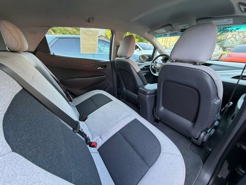 Used 2018 Chevrolet Bolt LT FWD image 21