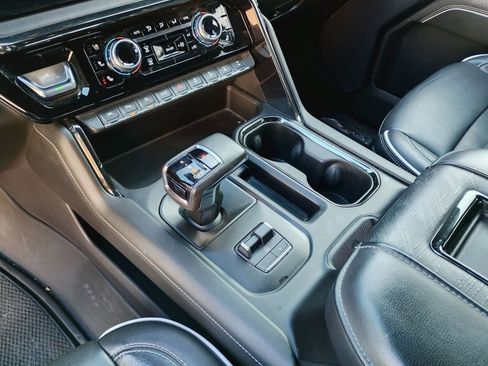 Used 2022 GMC Sierra 1500 AT4X image 16