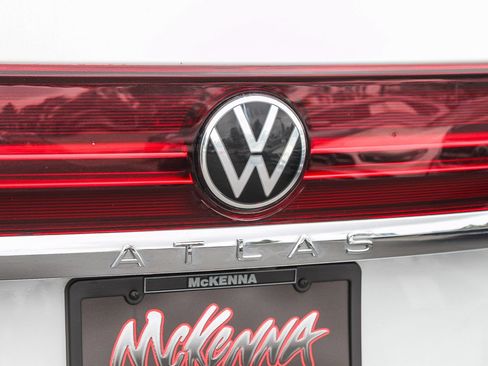 Used 2024 Volkswagen Atlas SE image 10