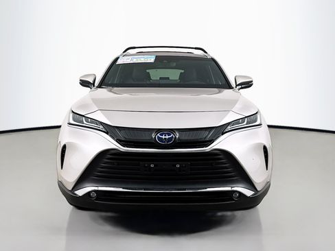 Used 2023 Toyota Venza XLE AWD/4WD image 2