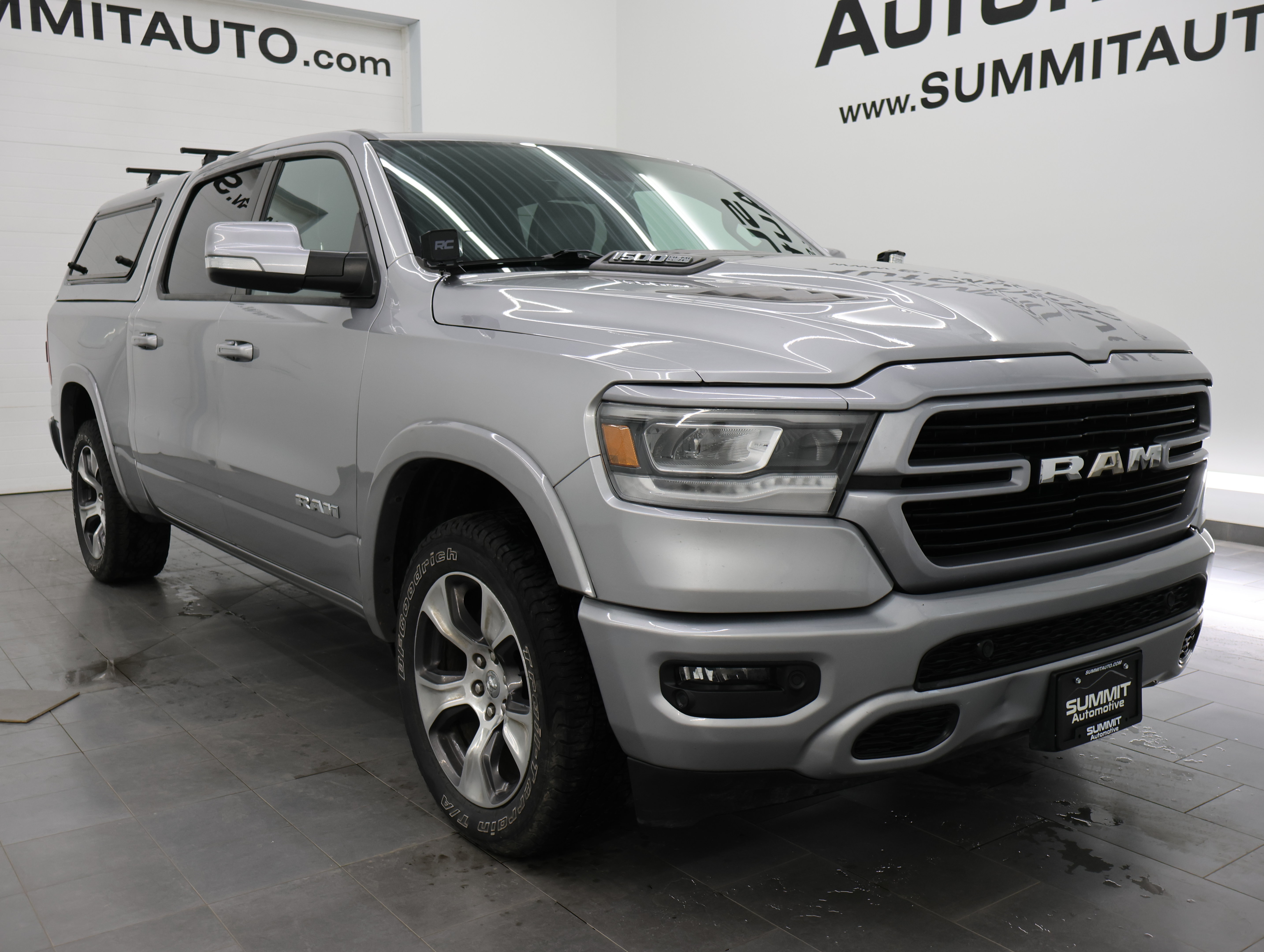 Used 2019 RAM 1500 Laramie w/ Sport Appearance Package AWD/4WD image 2