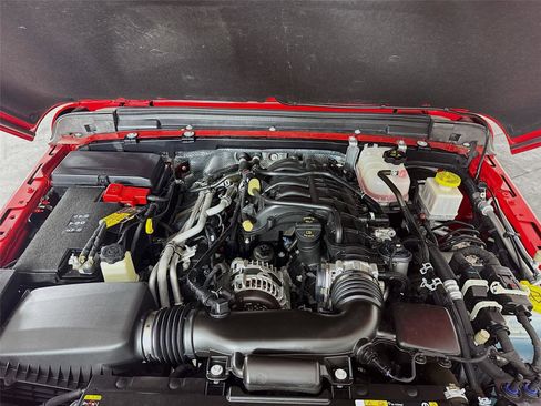 Used 2024 Jeep Gladiator Sport image 27