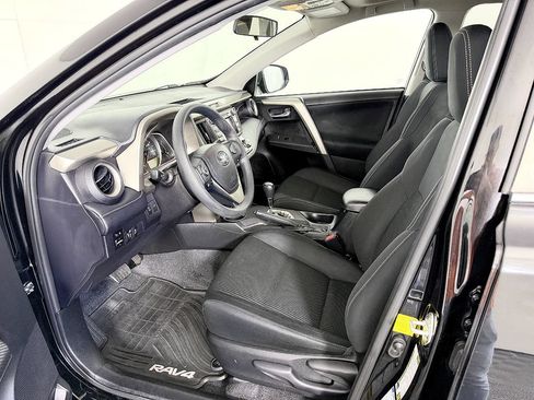 Used 2015 Toyota RAV4 XLE AWD/4WD image 31
