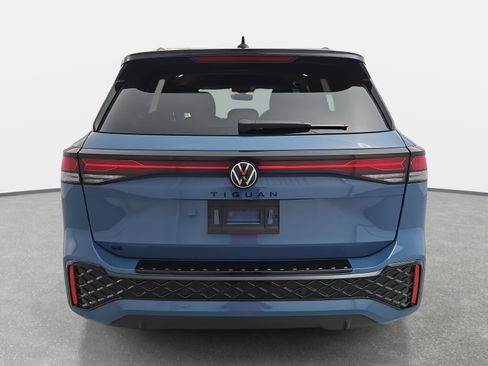 New 2026 Volkswagen Tiguan SE R-Line image 4