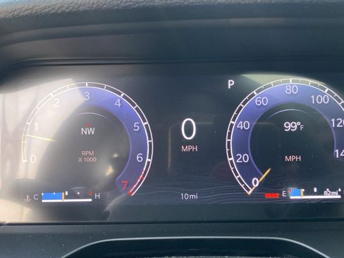 New 2025 Jeep Grand Cherokee L Altitude image 9