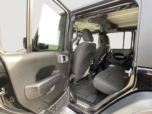 Used 2019 Jeep Wrangler Unlimited Sport S AWD/4WD image 23