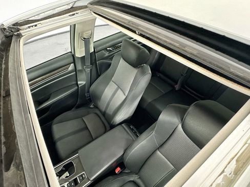 Used 2021 Honda Accord EX image 28