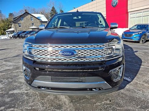 Used 2019 Ford Expedition Platinum image 2