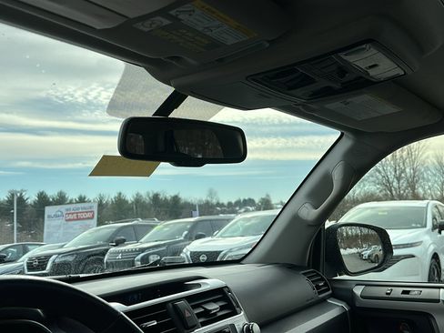 Used 2019 Toyota 4Runner SR5 Premium image 25