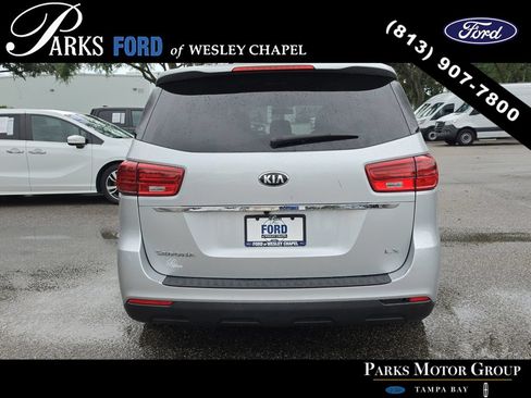 Used 2021 Kia Sedona LX FWD image 6