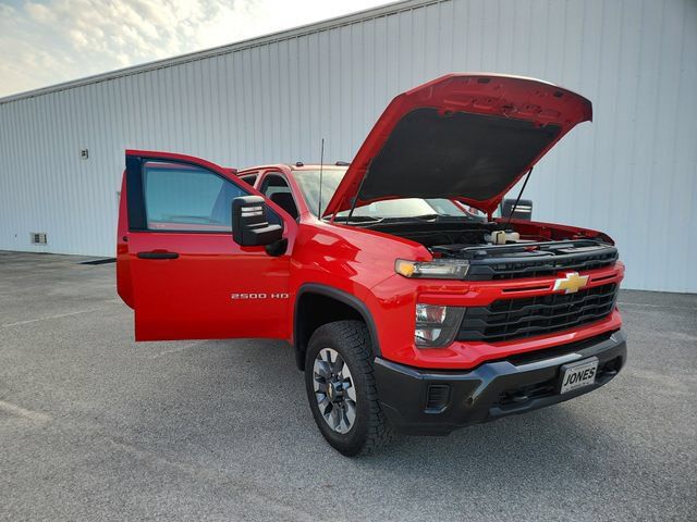 Used 2024 Chevrolet Silverado 2500 Custom w/ Custom Value Package AWD/4WD image 12