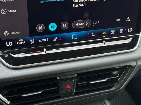 New 2026 Volkswagen Tiguan SE R-Line FWD image 18