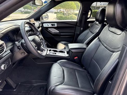 Used 2022 Ford Explorer ST w/ Equipment Group 401A RWD image 9