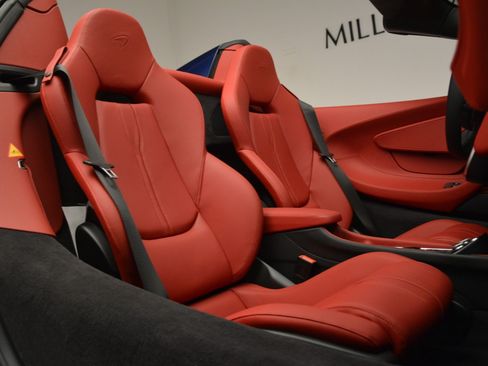 Used 2019 McLaren 570S Spider RWD image 28