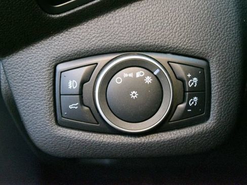 Used 2019 Ford Escape SE w/ Ford Safe & Smart Package FWD image 19
