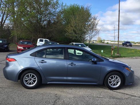 Used 2022 Toyota Corolla LE FWD image 5