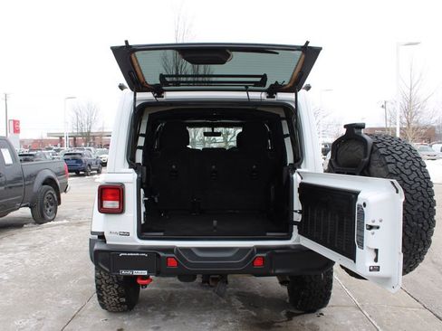 Used 2022 Jeep Wrangler Unlimited Rubicon w/ Cold Weather Group image 10